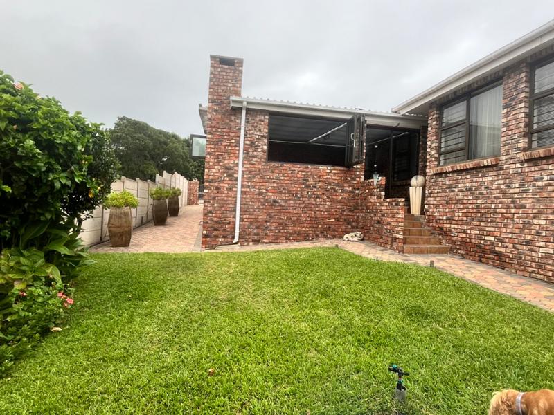 4 Bedroom Property for Sale in Fraaiuitsig Western Cape